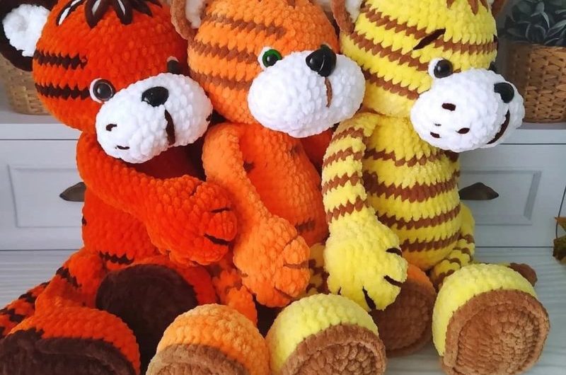 Вязаный крючком тигр из плюшевой пряжи с описанием