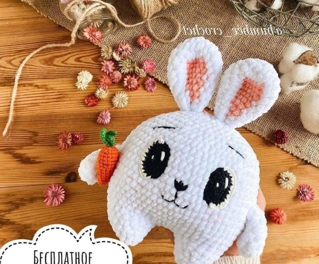 Вязаный крючком зайчик из плюшевой пряжи для начинающих