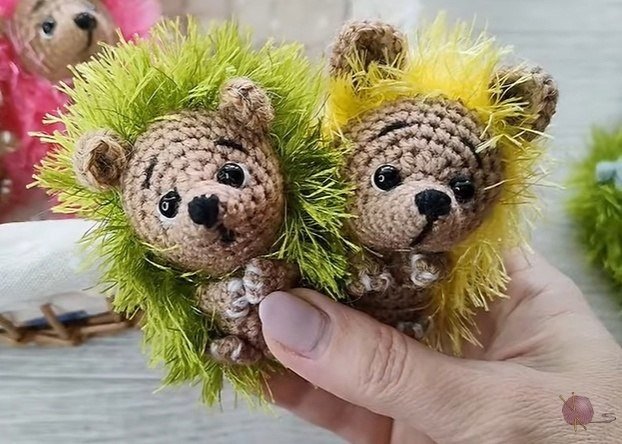 Ежик из пряжи крючком