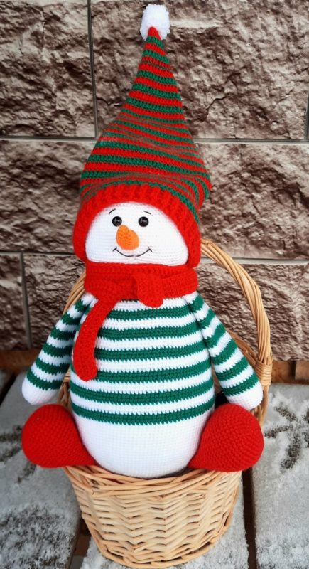 Вязаная игрушка снеговик крючком
