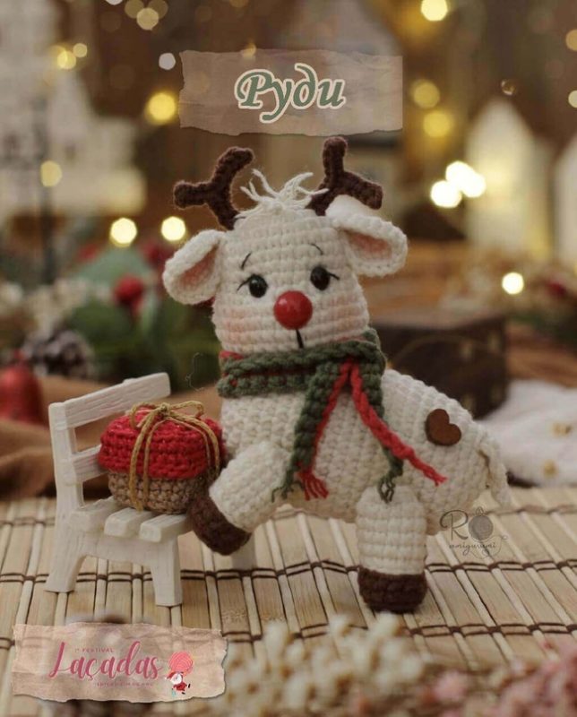 Новогодний олень крючком